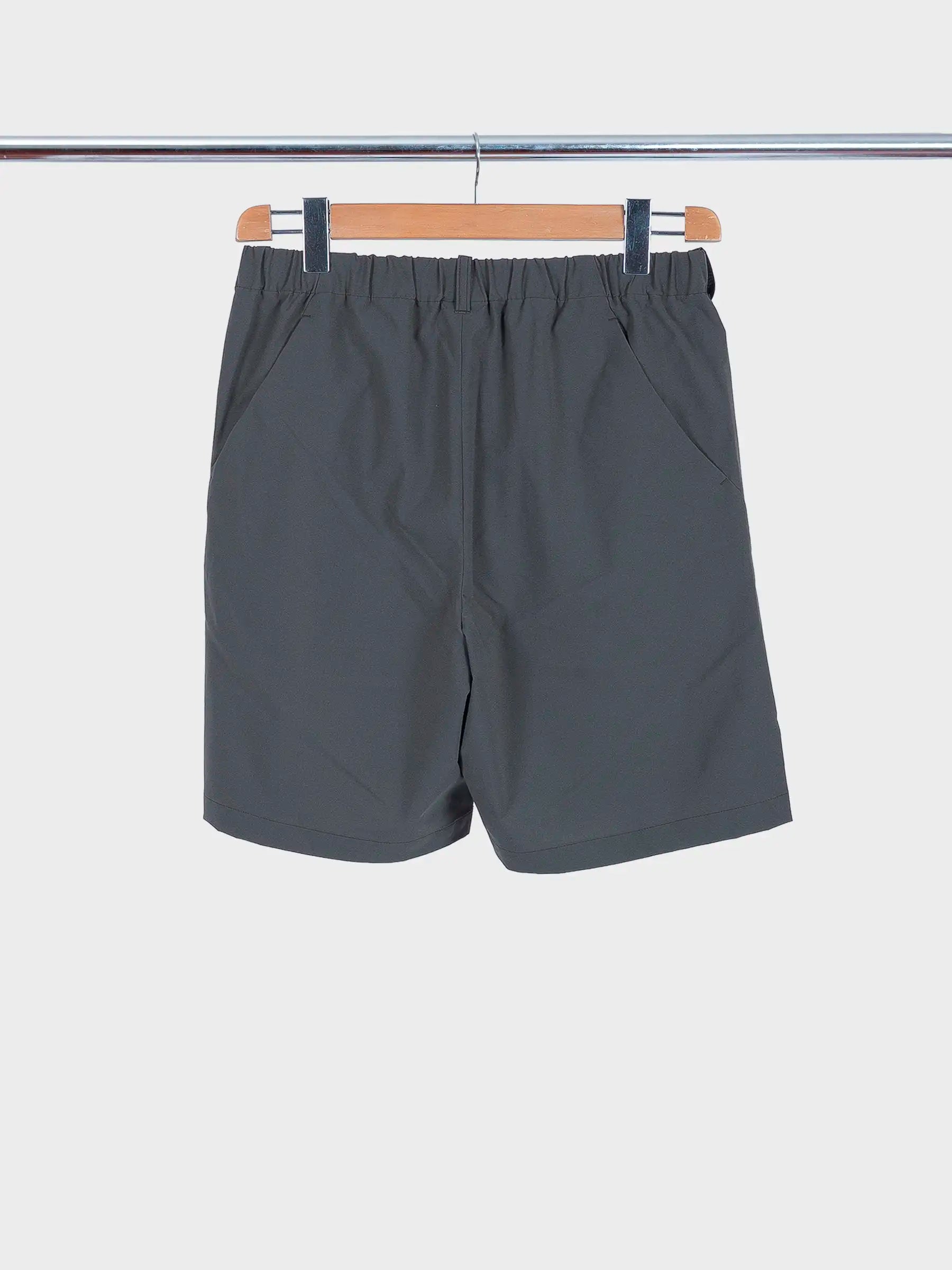 One Tuck Light Stretch Shorts Dark Olive