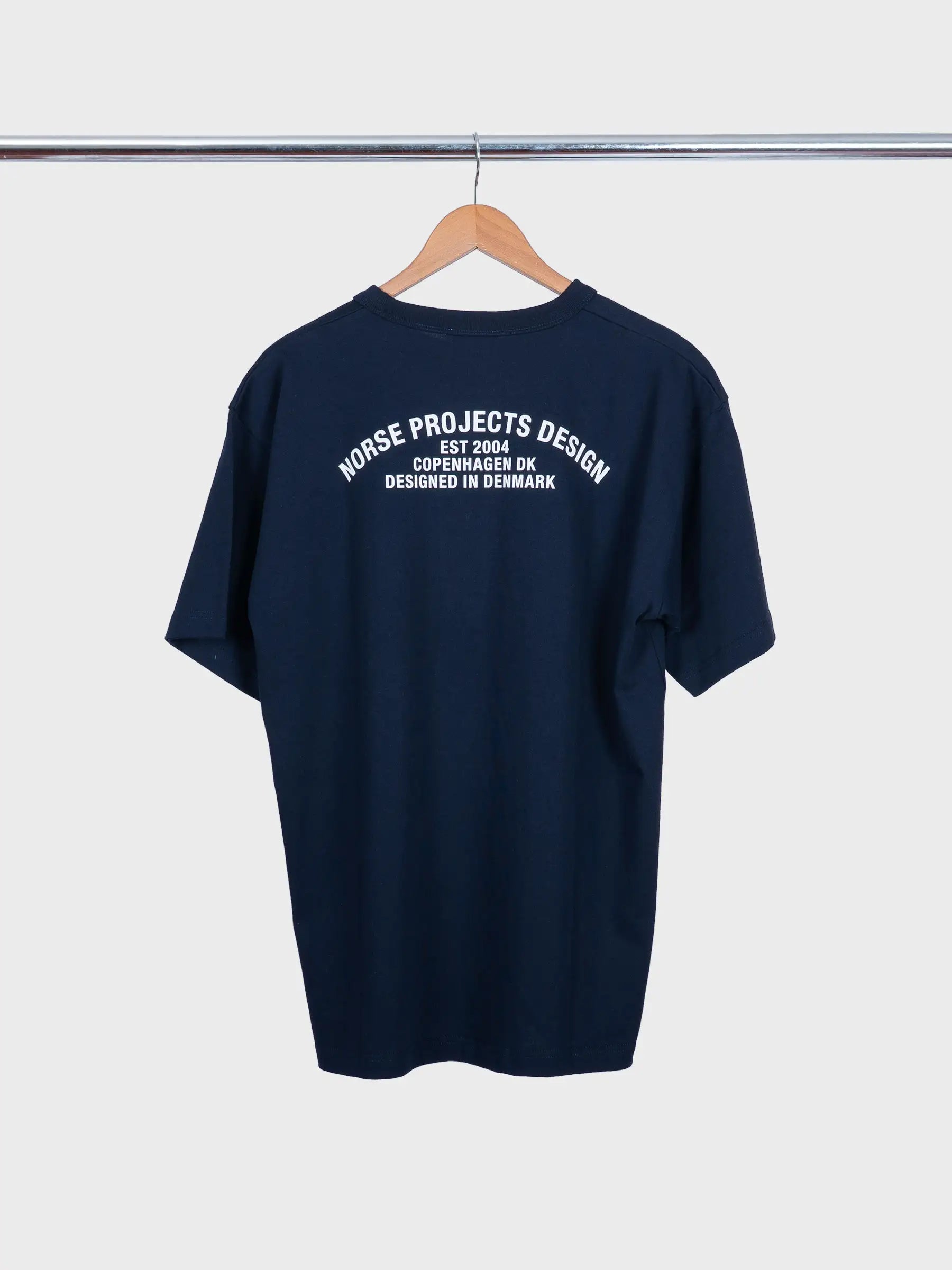 Snekkersten Organic Arch Print T-Shirt Dark Navy